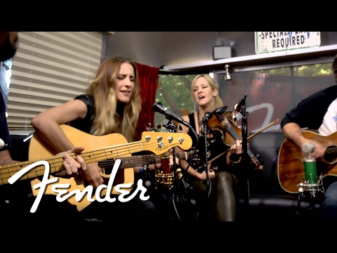 Court Yard Hounds Perform "Amelita" | Fender