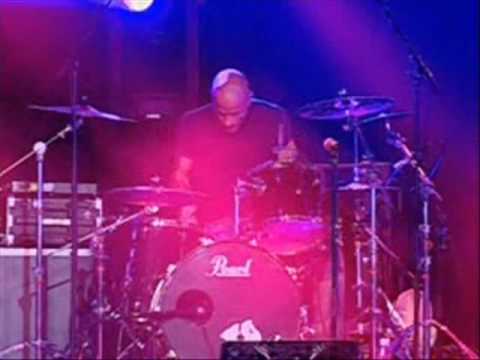 Nick Simms & Aly el Minawy  drum solo Paleo Festival Natacha Atlas