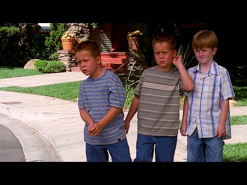 Lynette Leaves Her Sons On The Side Of The Road - Desperate Housewives 1x02