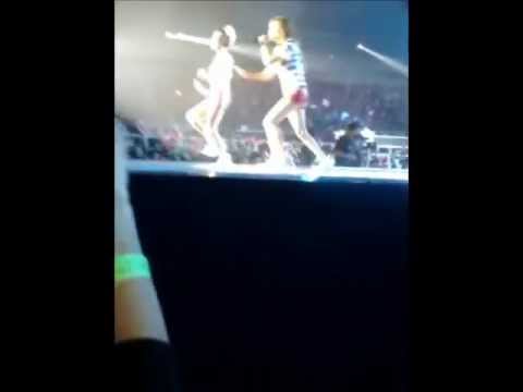 SNSD Fancam Yulsic Girls' Generation Singapore Tour 101211