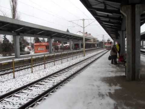 IR1527_Sosire in gara Ploiesti Vest (26 Ian 2013)