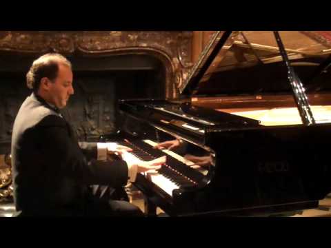 Ricardo Castro:Vals-capricho. Mauricio Nader (piano)