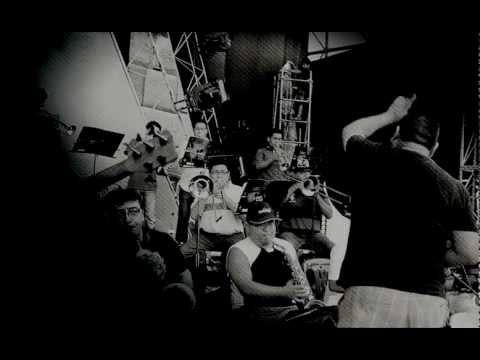 MAX CASTRO Y LA GRAN BANDA PERU