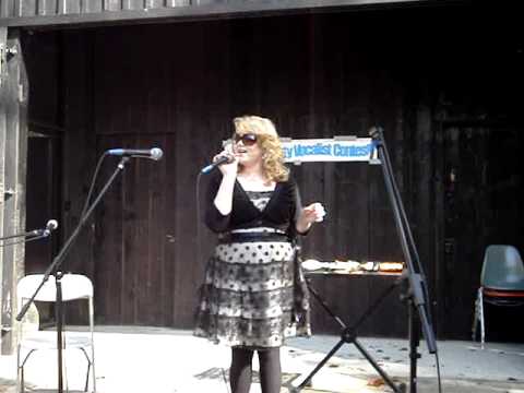 Shelbi Turner performing 