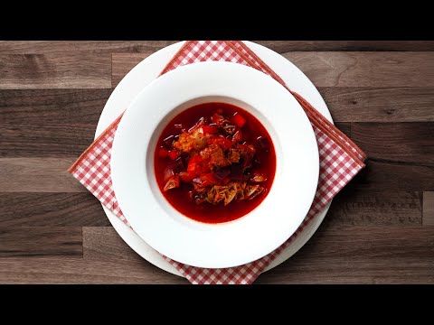 Borscht (Борщ) – Hearty Ukrainian Beet Soup with Beef Short Ribs