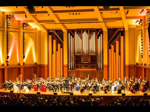 深圳交响乐团访西雅图演奏黄晓枫交响乐序曲《龙腾虎跃》