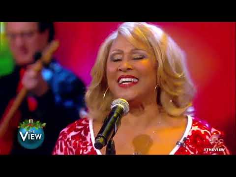 The view - A 'View' tradition: Darlene Love performs 'Christmas (Baby Please Come Home)' | The View
