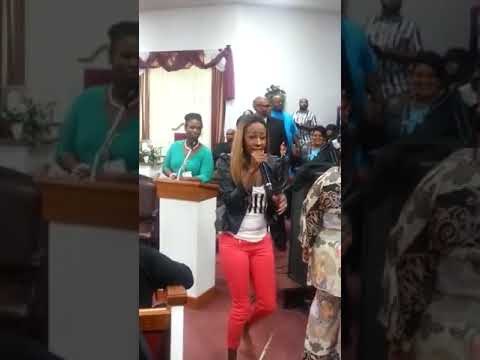 🎤mic toss to Le'Andria Johnson "Jesus" at church🔥🔥