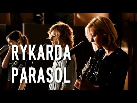 Rykarda Parasol „The Cloak of Comedy