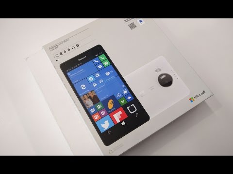 Lumia 950XL Smartphone Unboxing & First Looks