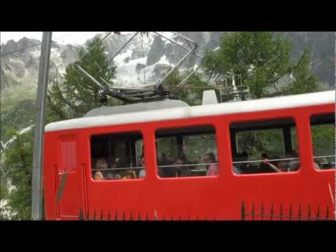 メール・ド・グラースに続く小道からの列車の眺め