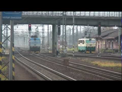 Súbežná jazda dvoch Banánov 151.004 a 150.215 v Bohumíne