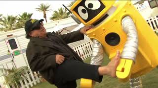 danny devito asks plex to hold his foot