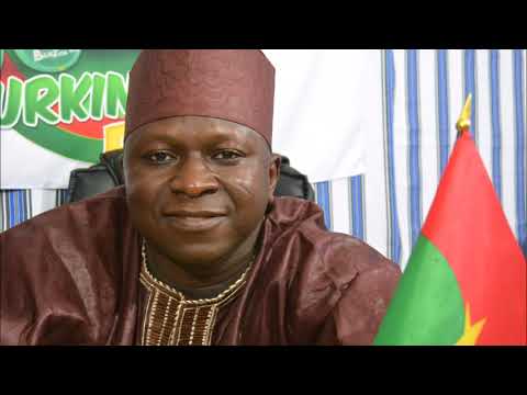 Burkina Faso - Comedie de l'hypocrisie d'une vieille