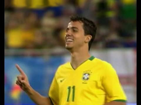 Nilmar's header wins friendly in Qatar | Brazil 1 - England 0 FATV 2009