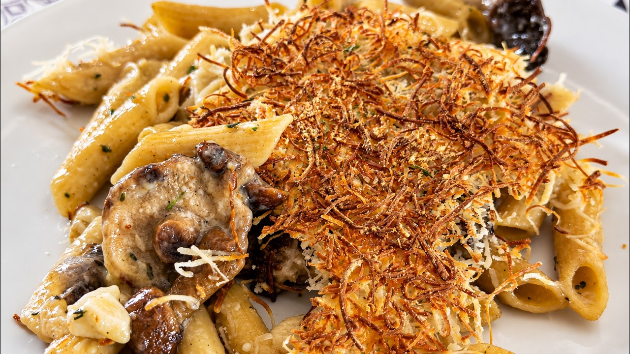 Macarrones integrales con setas al ajillo: sencillos y con mucho sabor