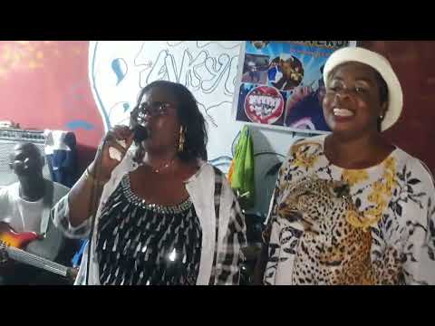 Les 10 Ans D'Anniversaire D'Akyekoi Karaoké De Ange Acho  - Aya Monique