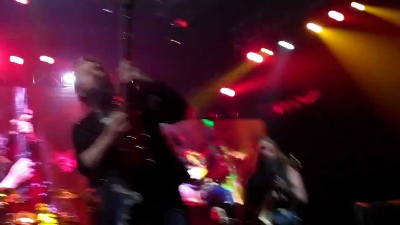 Axl Rose and Zakk Wylde-live-whole lotta rosie-indianapolis in conseco fieldhouse 12/8/11 - YouTube