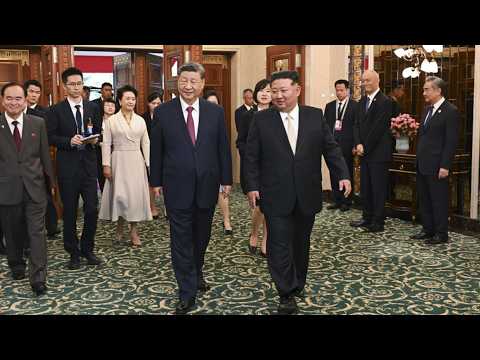 Xi Jinping and Peng Liyuan attend luncheon hosted by Kim Jong Un and Ri Sol Ju