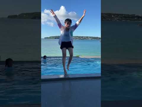 piscine-originale-revêtement-extérieur-béton