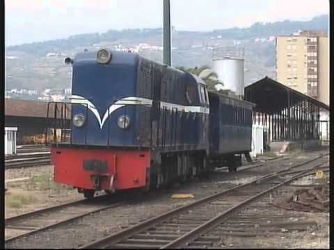 CP 9004 azul (Alsthom) no Corgo e manobras na Régua - 06 Out 2006