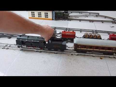 0 gauge clockwork Bing loco 3700 pulling fast train