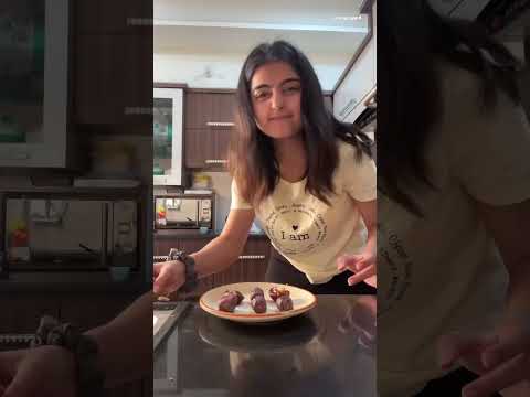 I Made Snickers at Home | DIY Snickers Chocolate #foodhacks  | Chahat Anand #shorts