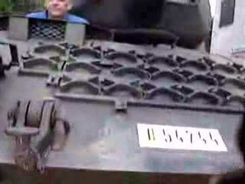 Onder een Leopard tank