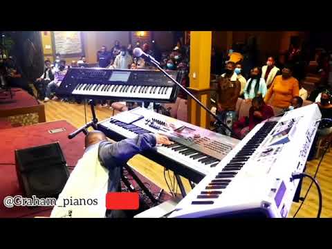 Joe pryor killing licks and crazy chordz goodies "manifest" with the band with Dom Brice -maestros🔥