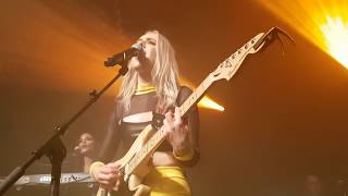 "Down To Earth" - Madilyn Bailey live @ Les Étoiles, Paris