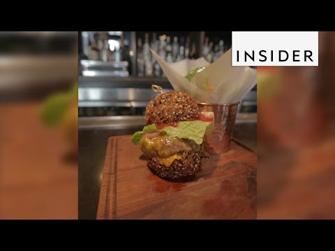 O Bedford, no Brooklyn, serve hambúrguer escocês de ovo