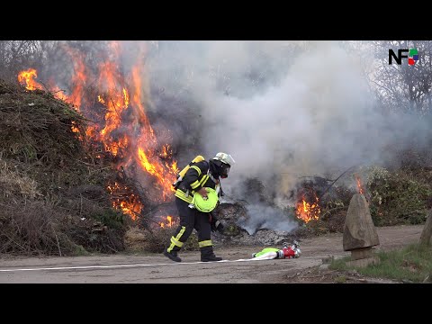 26.03.2021 - Grünschnitt brannte auf Erddeponie