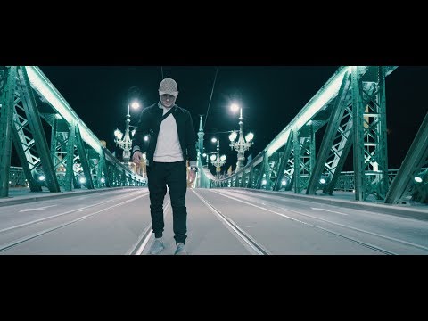 WEYRON - EGY ÜVEG BORRAL A SZABADSÁG HÍDON  | OFFICIAL MUSIC VIDEO |