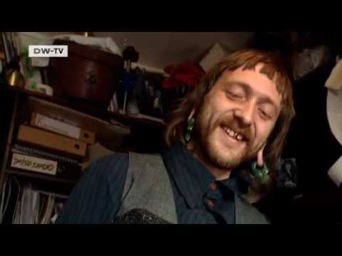 Der Hutdesigner Justin Smith | euromaxx