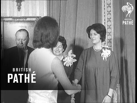 President's Wife Meets American Students (1964)