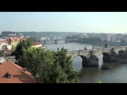 Presentation Archibald At the Charles Bridge
