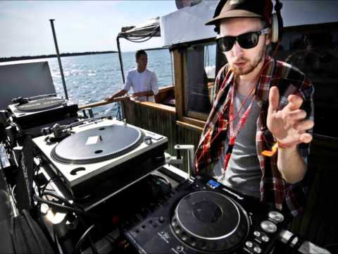 Vibration Lab featuring Linval Thompson - Tribulation Time (Radikal Guru Mix)