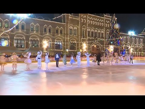 Celebrities open seasonal skating rink in Moscow's Red Square