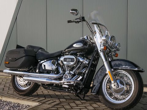 2022 Harley-Davidson FLHCS Heritage Classic 114