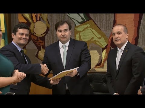 Moro entrega pacote de medidas para Segurança Pública a Maia – 19/02/19