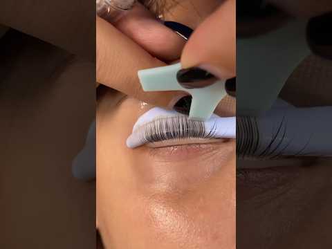 Lash lift is a treatment where the lashes get a perm and a nice curl.😍 #lashlifttutorial