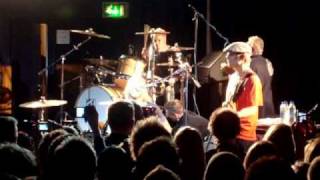 Your Shoes - Taylor Hawkins & Roger Taylor - Live