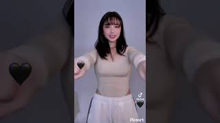 ど迫力なセクシーダンス