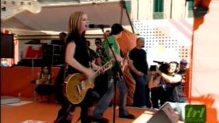 Download lagu Avril Lavigne - Dont Tell Me @ Live at TRL Italy Napoli 26/05/2004 mp3