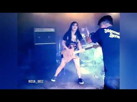 Gitar dilempar (Rissa Geez Aftercoma) | Spinning Guitar