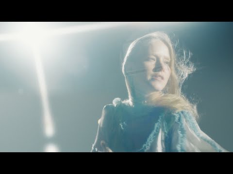 Alice Phoebe Lou - Sparkle (official video)