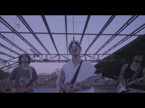 Skapova - Ben Hala Vazgeçmedim (Official Music Video)