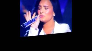 Demi Lovato Sings Lionel Richie's "Hello" Grammy 2016