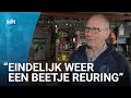 Café vol met stemhokjes en stembussen #10 I De Stembus