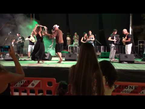 Casamassella le. ''TARANTA PARALLELO''